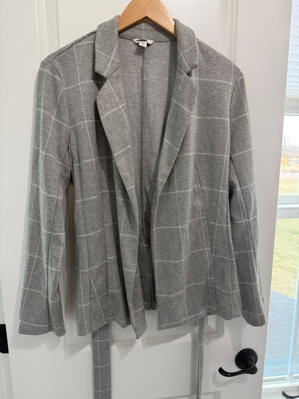 NWOT. Women’s Medium Open/Tie Waist Blazer